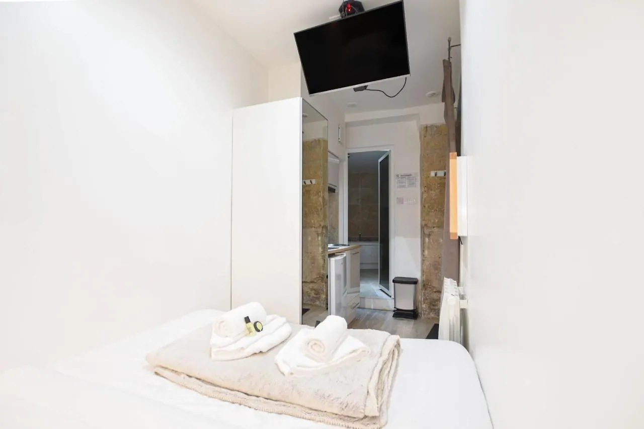 Guestready- Studio With Bath - Grands Boulevards Apartment Paris